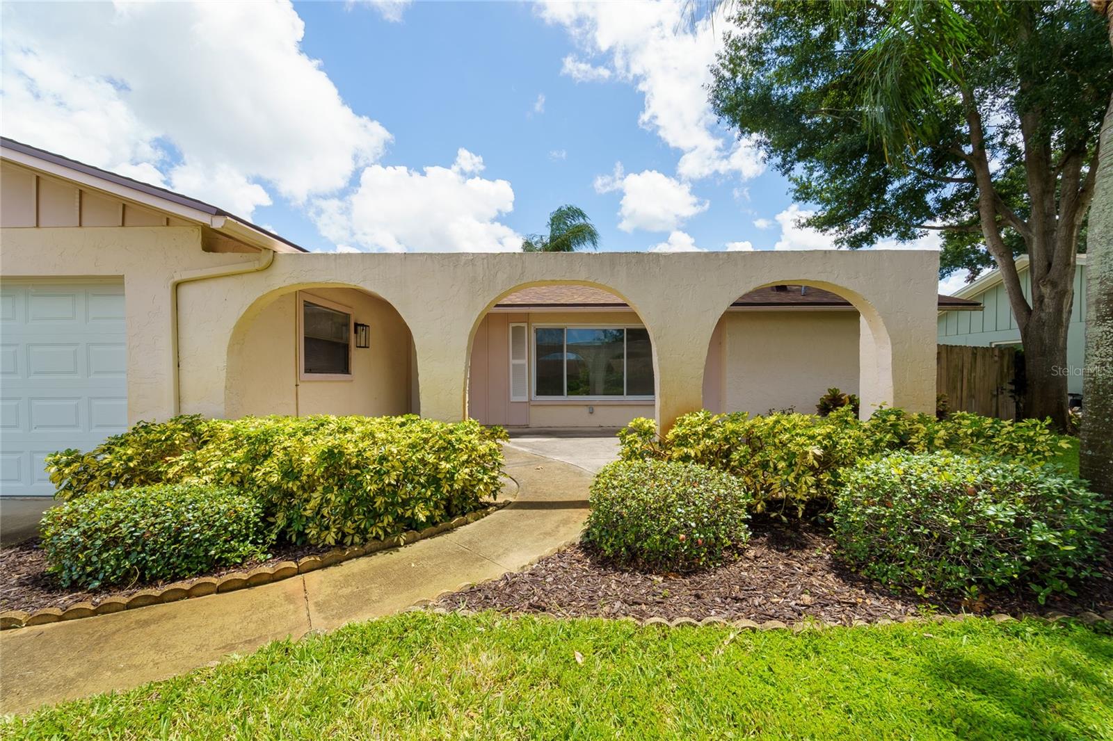 2419 TIMBERCREST CIRCLE W