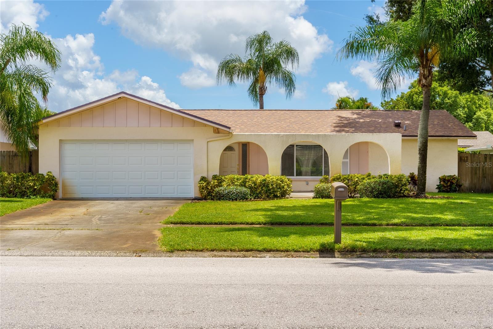 2419 TIMBERCREST CIRCLE W