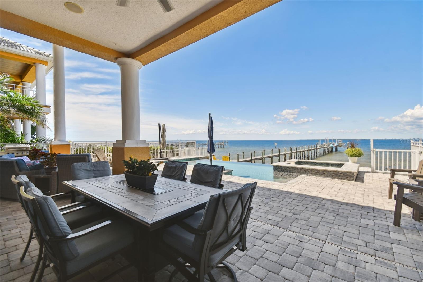 BAY VISTA - Residential