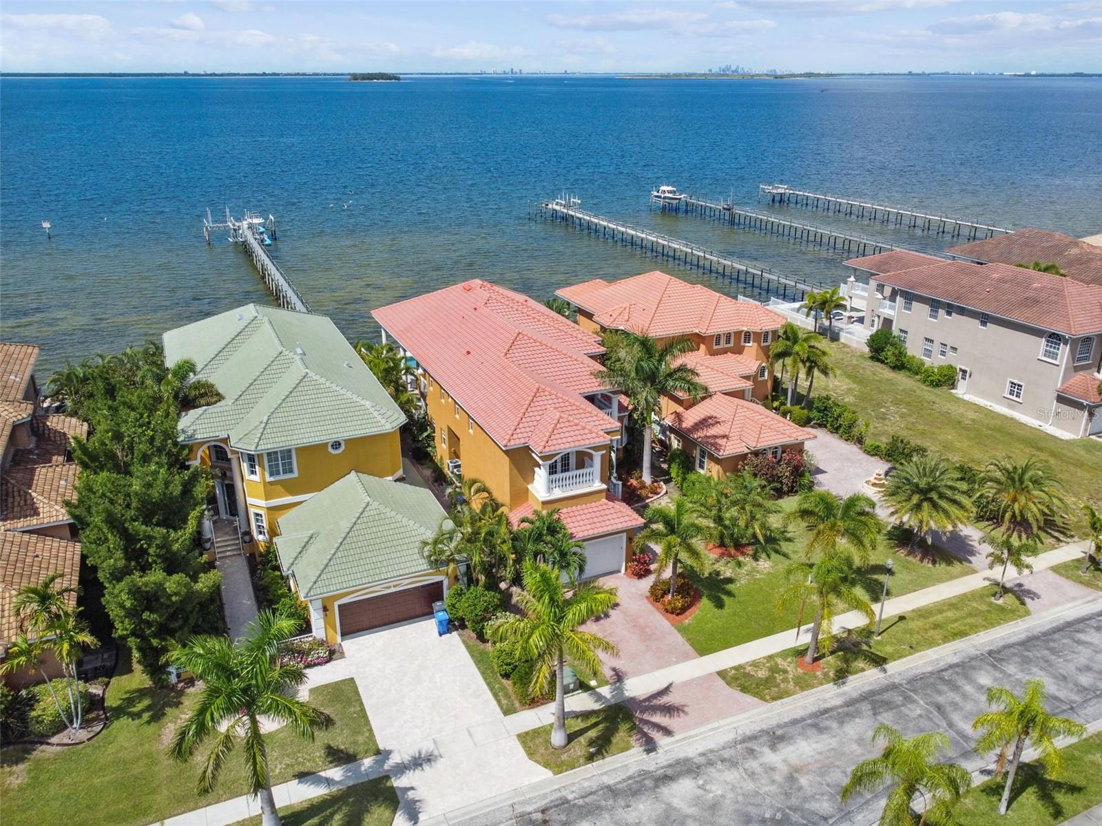 BAY VISTA - Residential