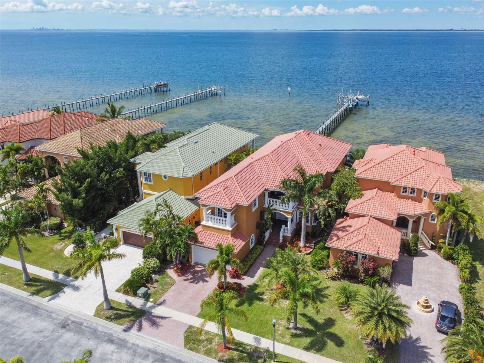 BAY VISTA - Residential