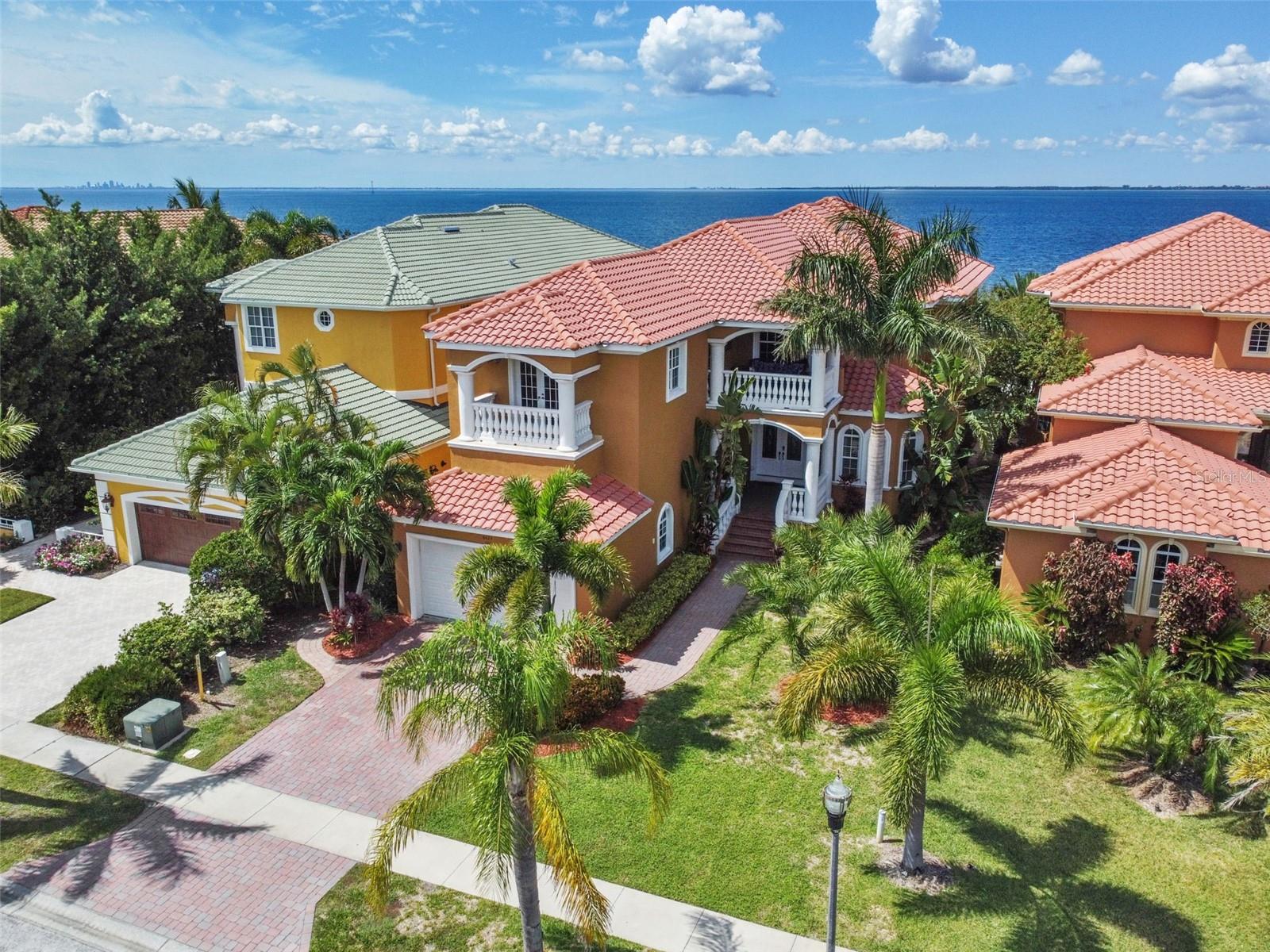 BAY VISTA - Residential