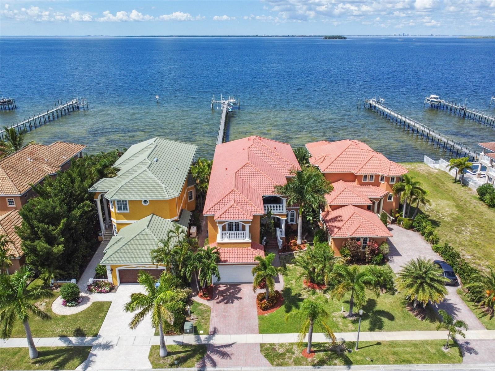 BAY VISTA - Residential