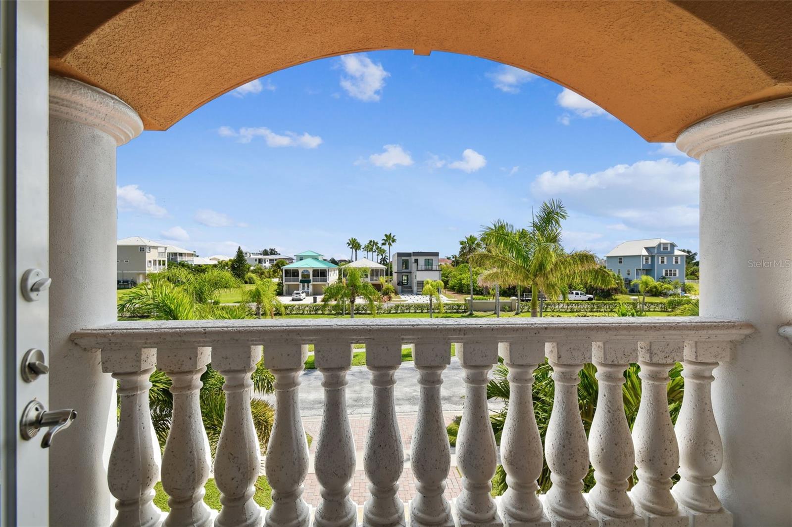 BAY VISTA - Residential