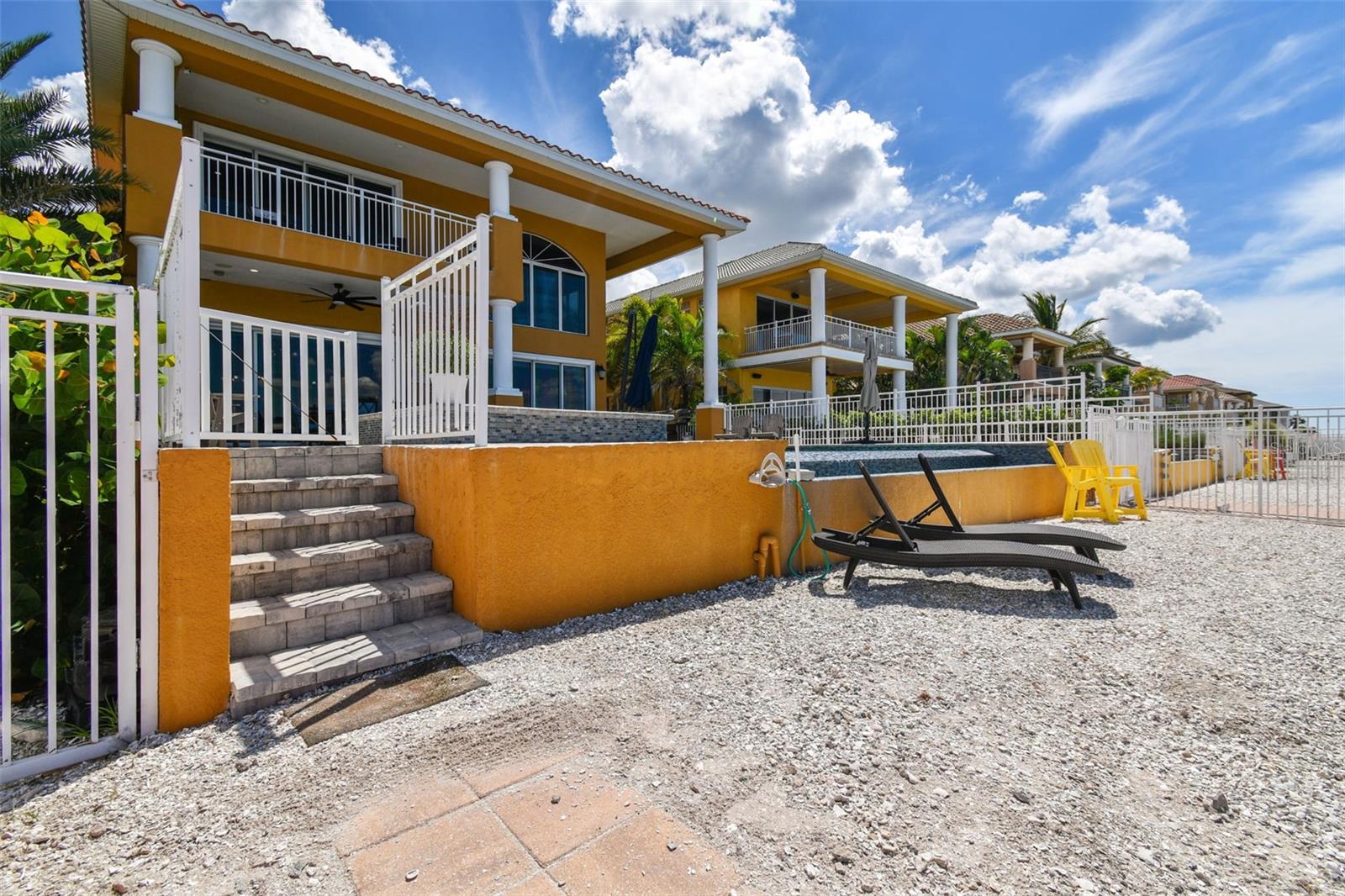 BAY VISTA - Residential