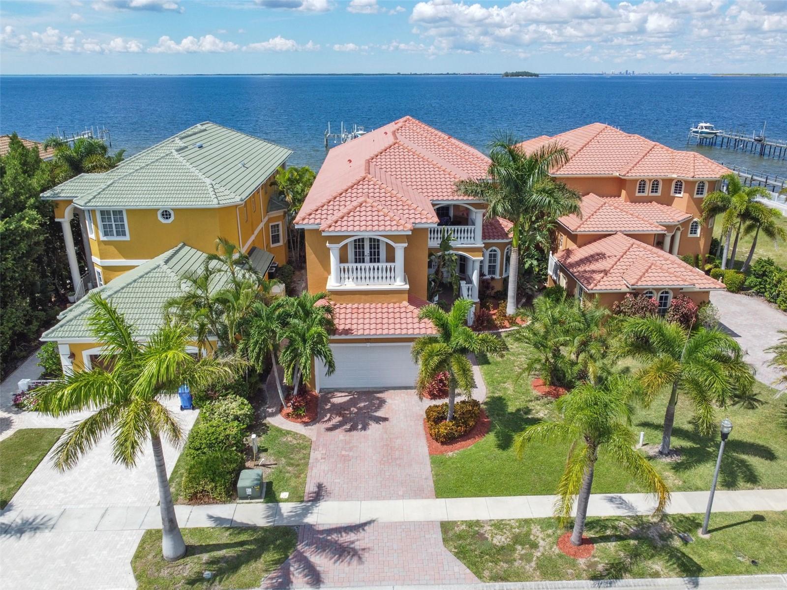 BAY VISTA - Residential