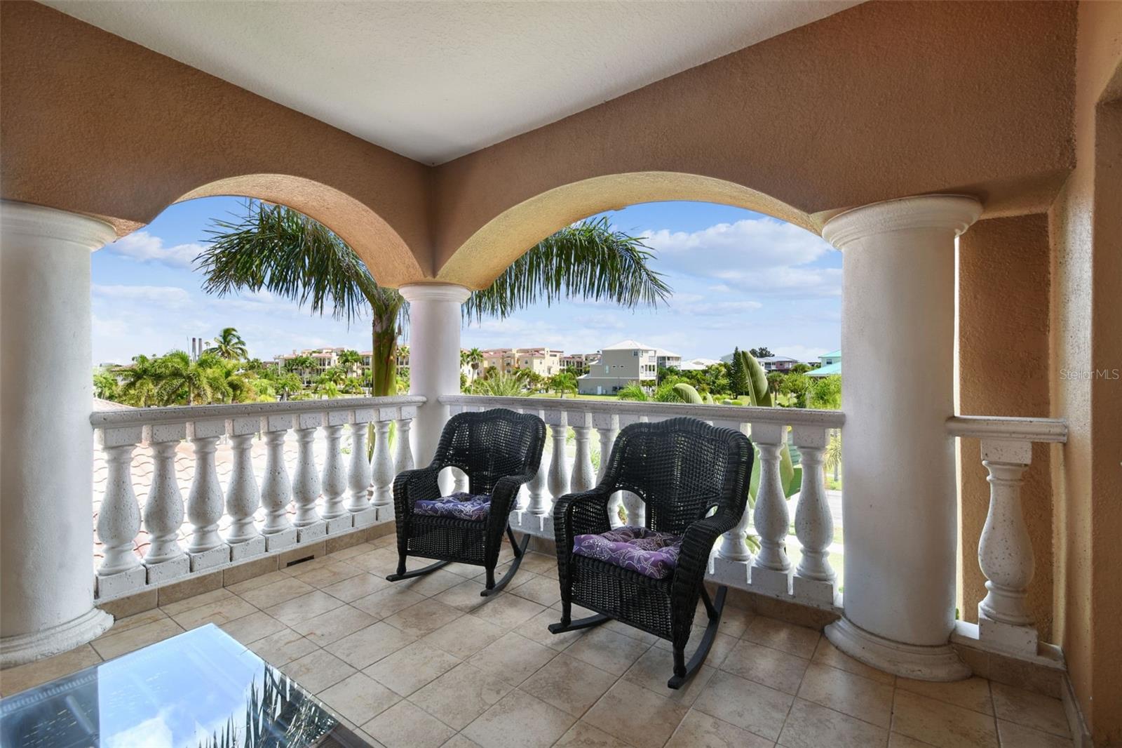 BAY VISTA - Residential