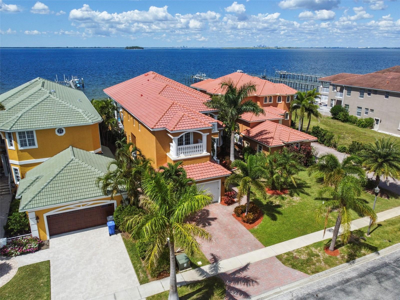 BAY VISTA - Residential