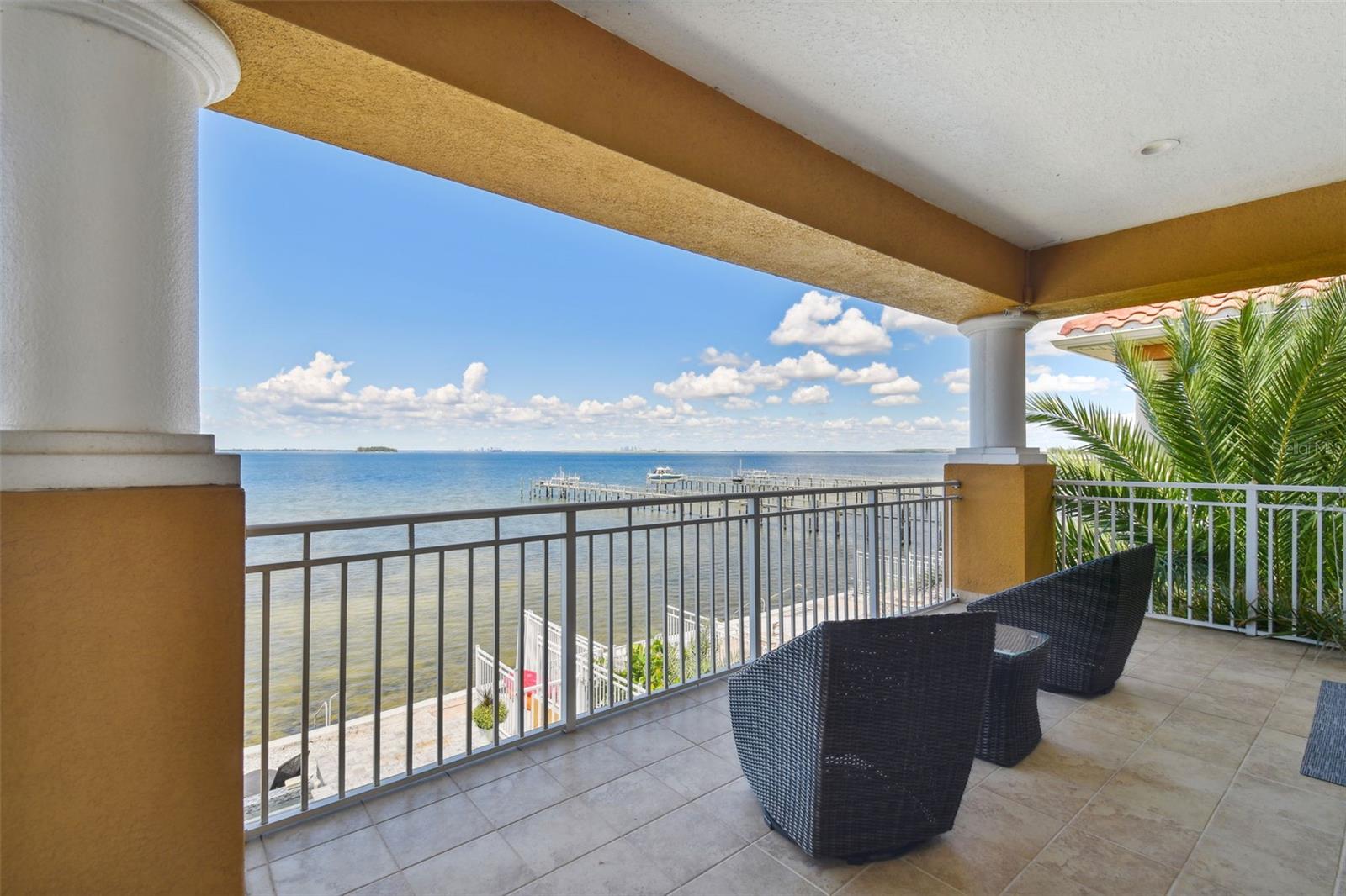 BAY VISTA - Residential