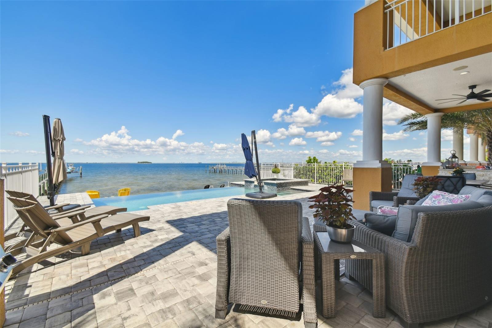 BAY VISTA - Residential