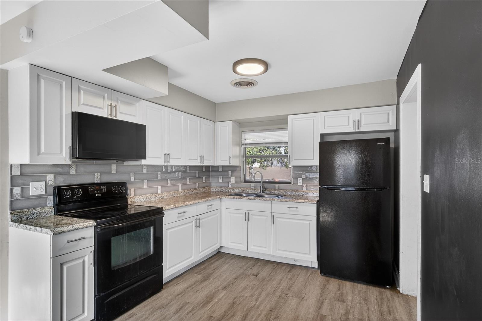 1900 FREEPORT STREET