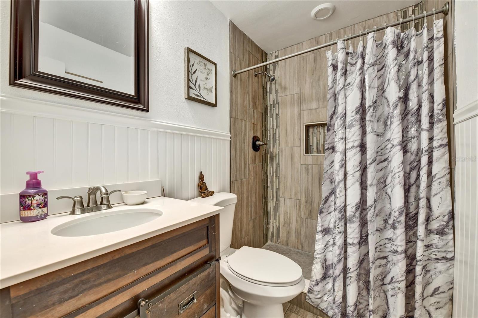 STRAITS SUB - Residential