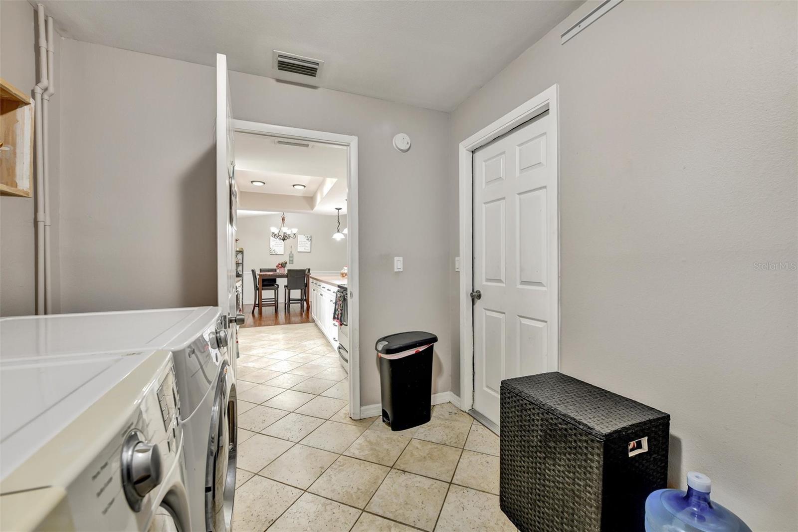 STRAITS SUB - Residential