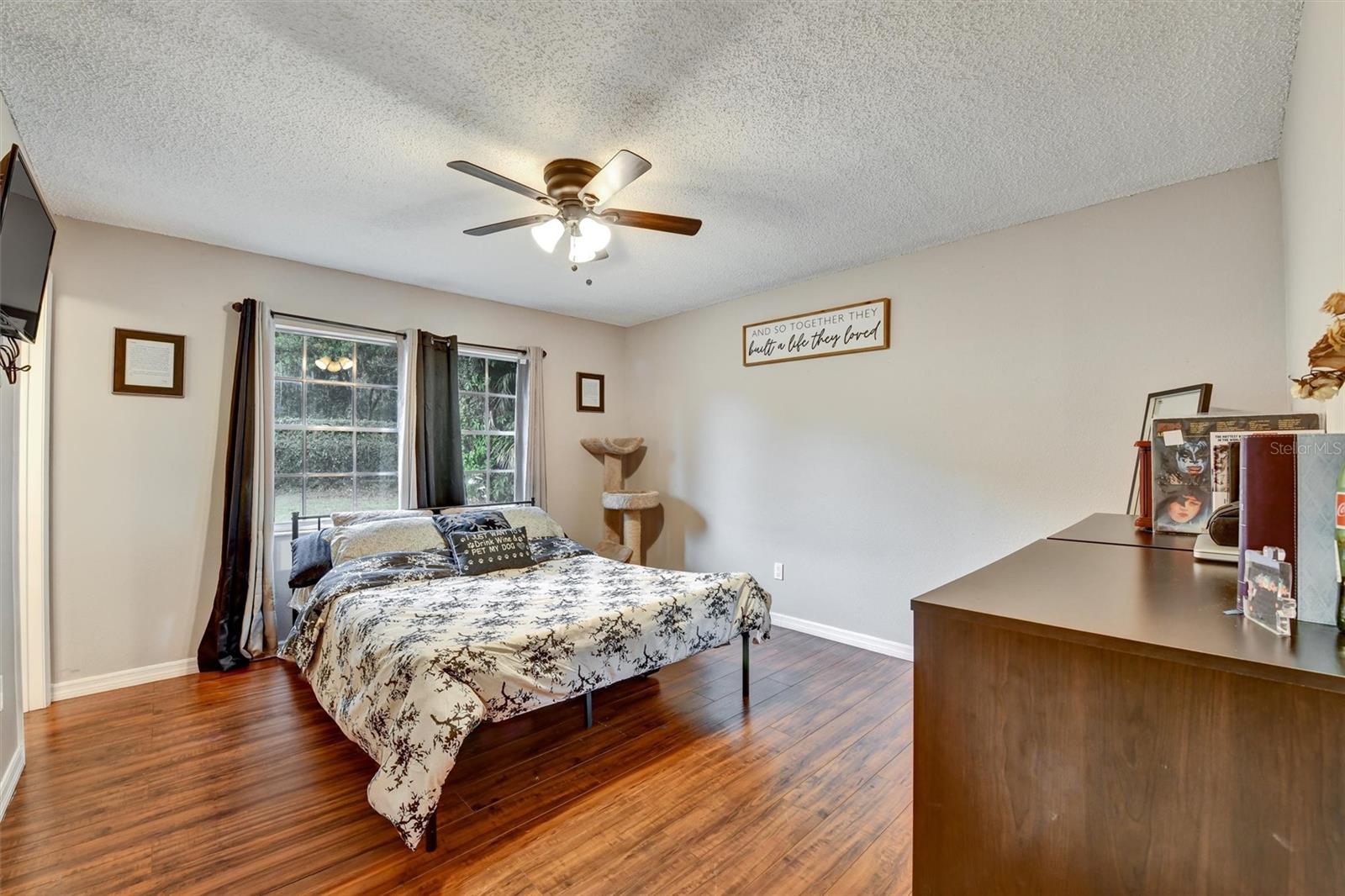 STRAITS SUB - Residential