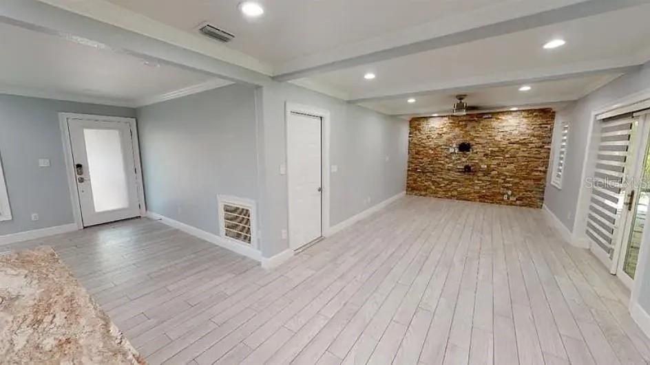 PEBBLE CREEK VILLAGE UNIT 1 - Residential Lease