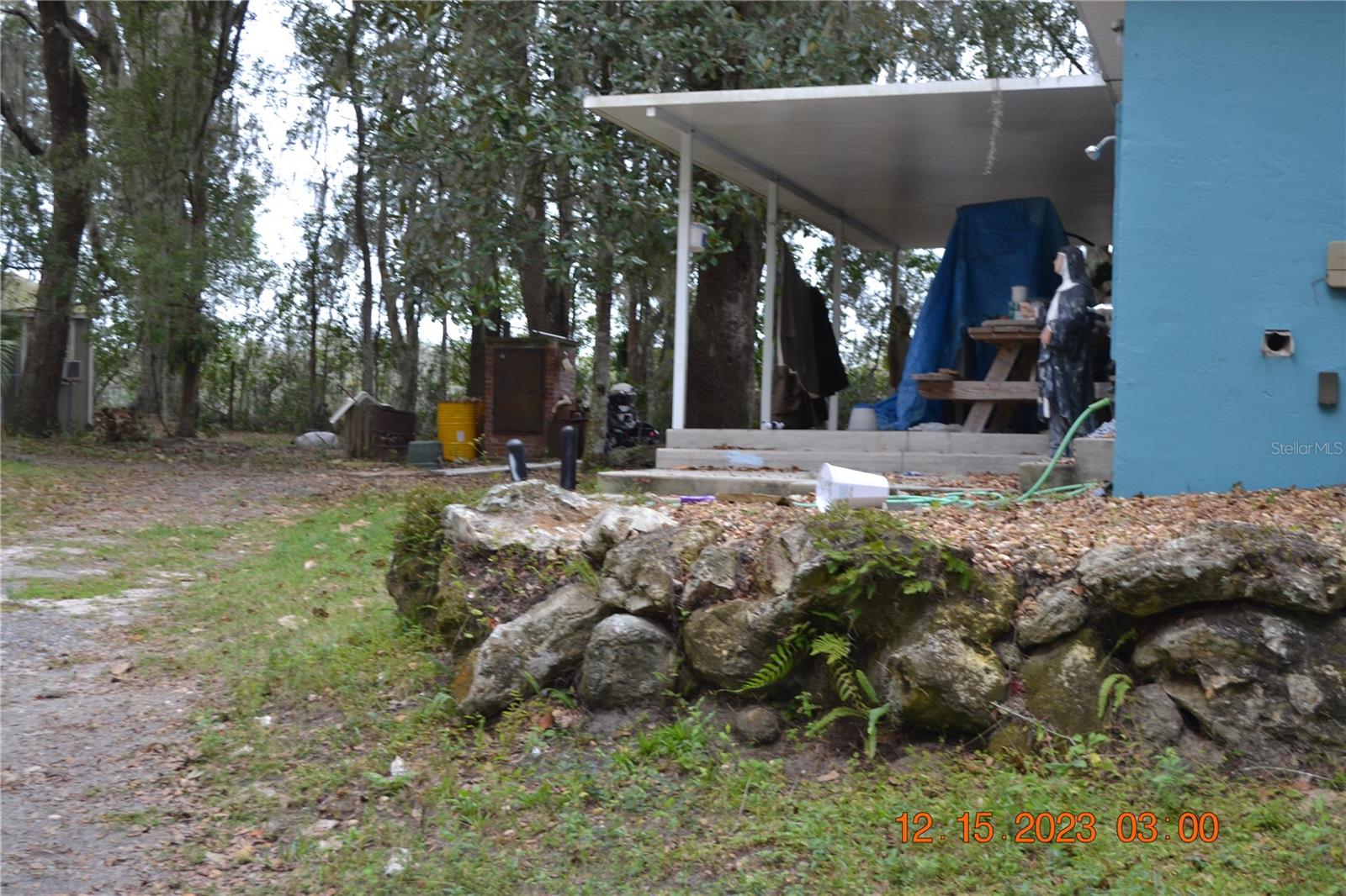 Photo 6 of 11 of 16684 and 16690 S US HIGHWAY 301 house