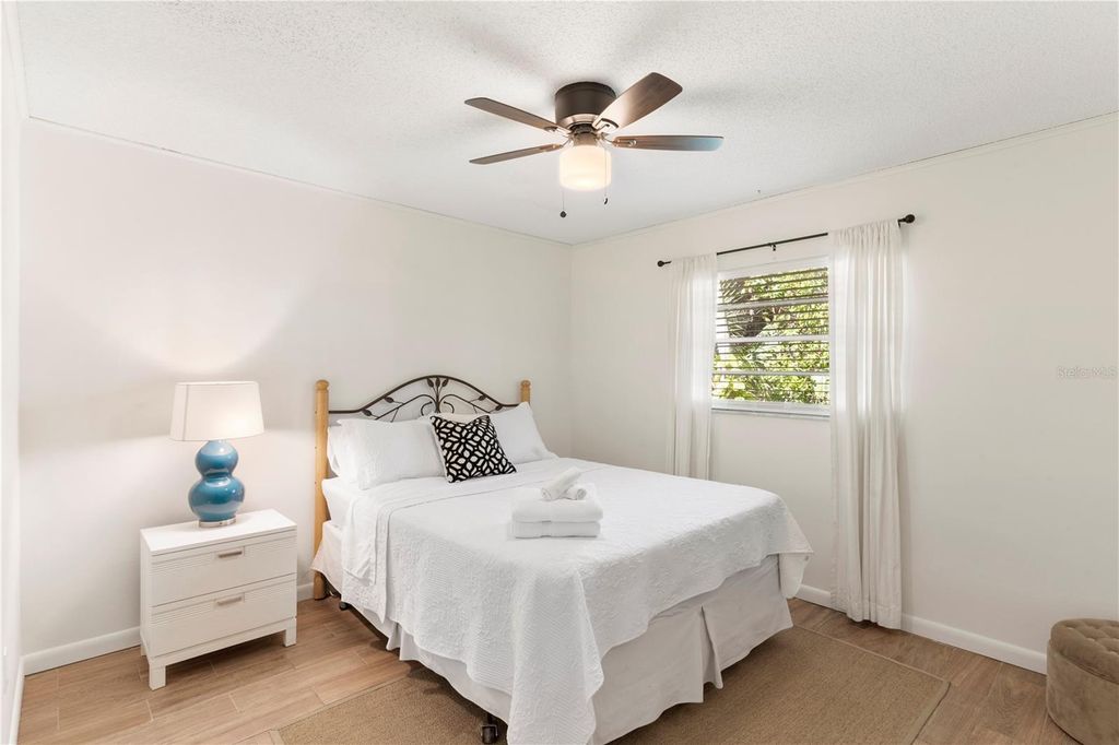 Photo of 804 Pennsylvania Way, Sarasota, FL 34243 (MLS # A4680945)