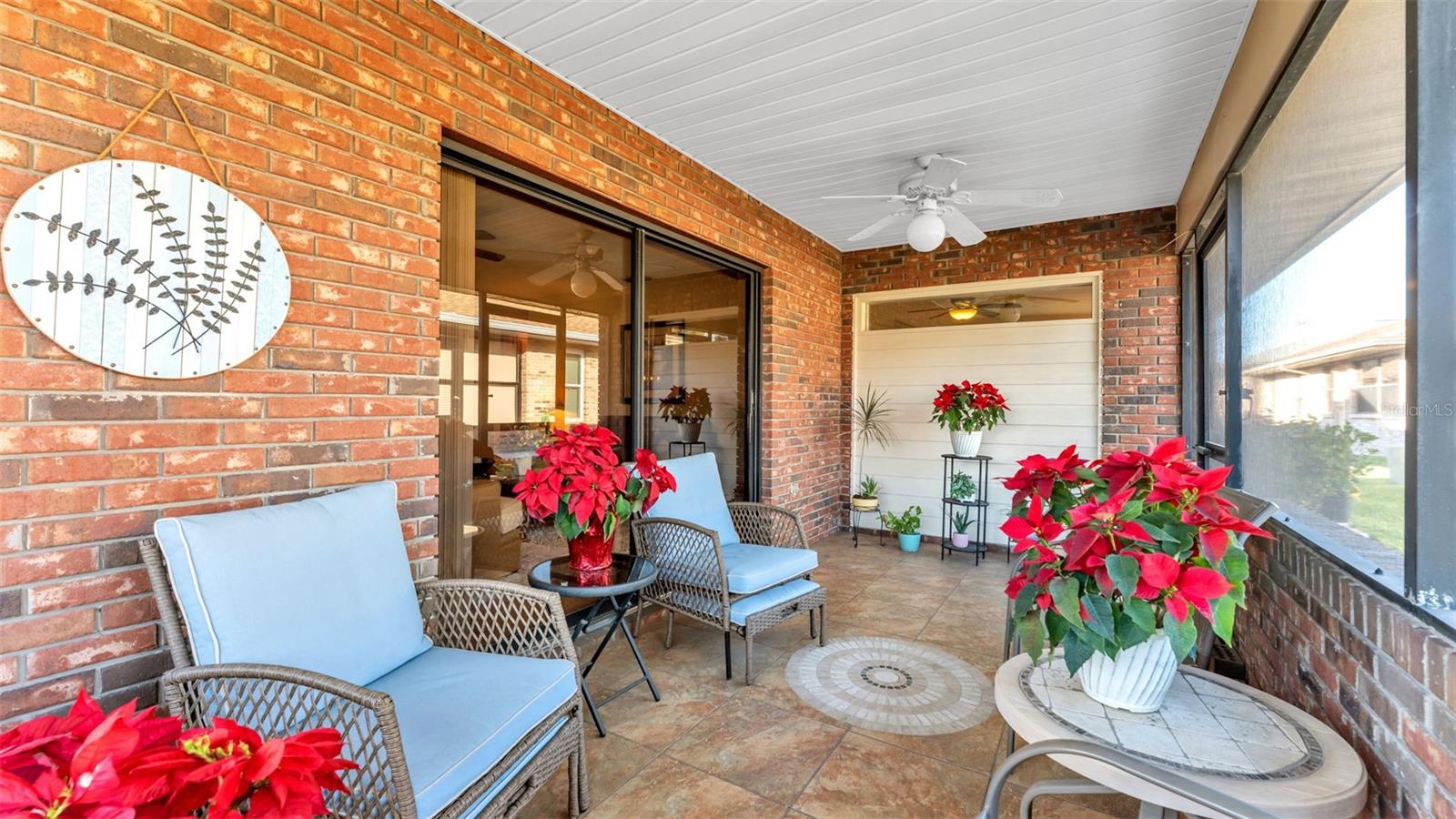 VILLAS BY LAKE - Residential