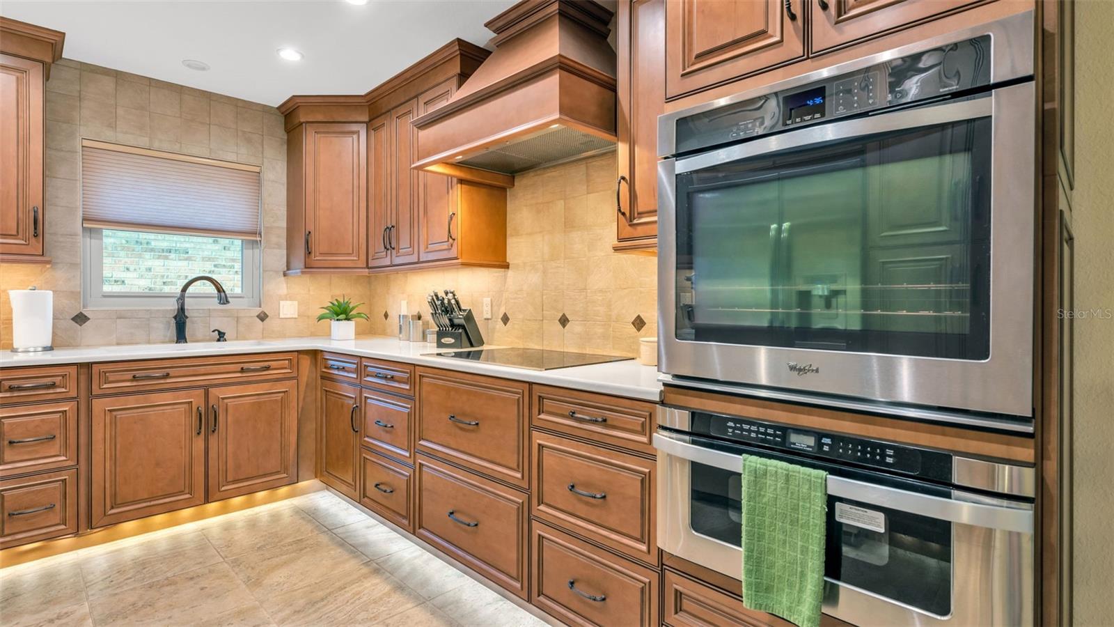 VILLAS BY LAKE - Residential