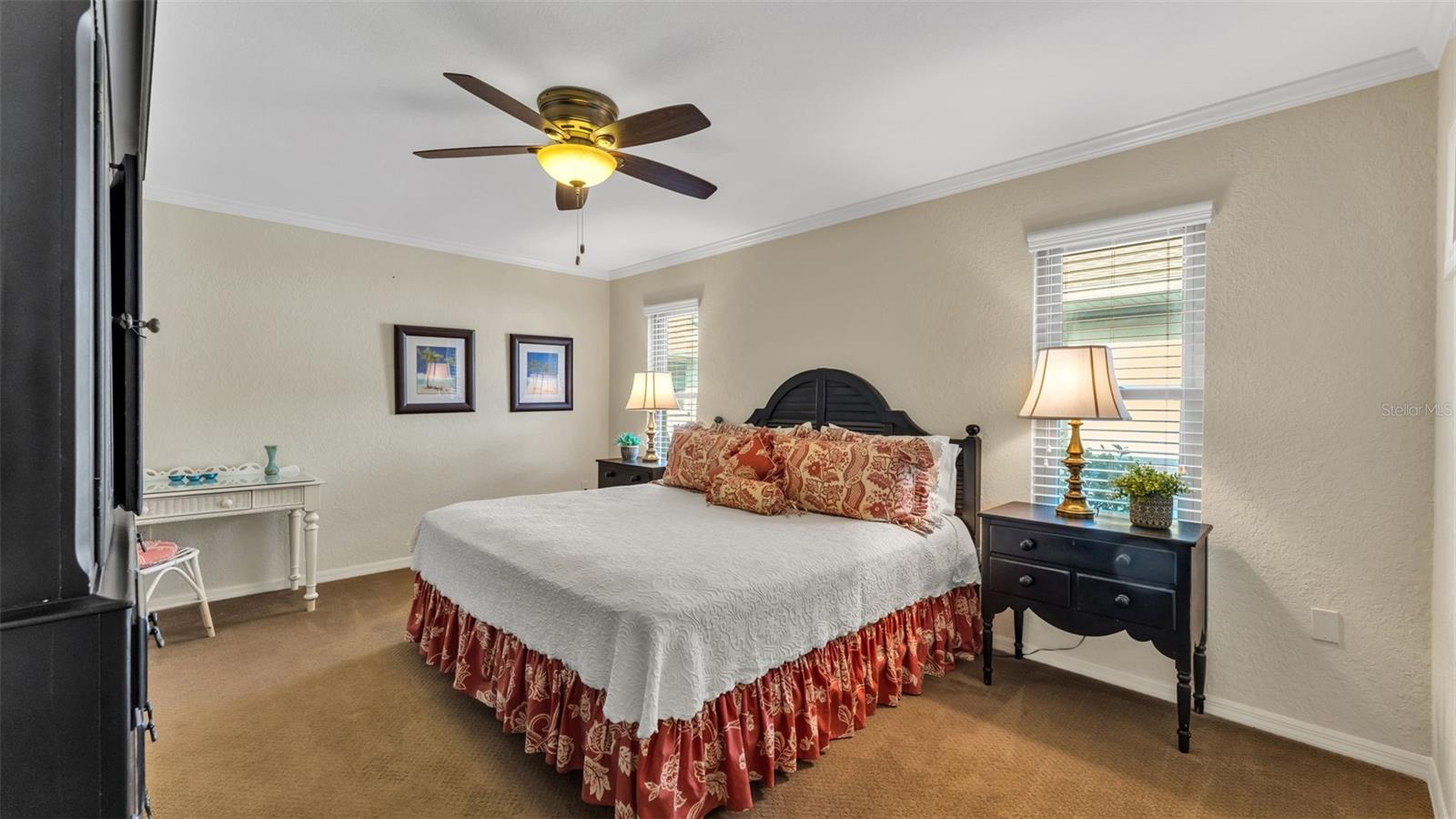 VILLAS BY LAKE - Residential