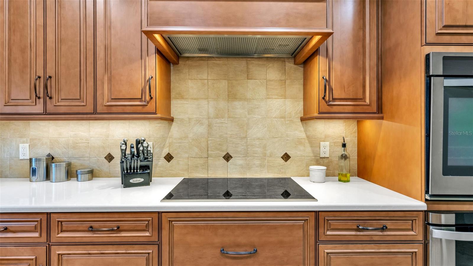 VILLAS BY LAKE - Residential