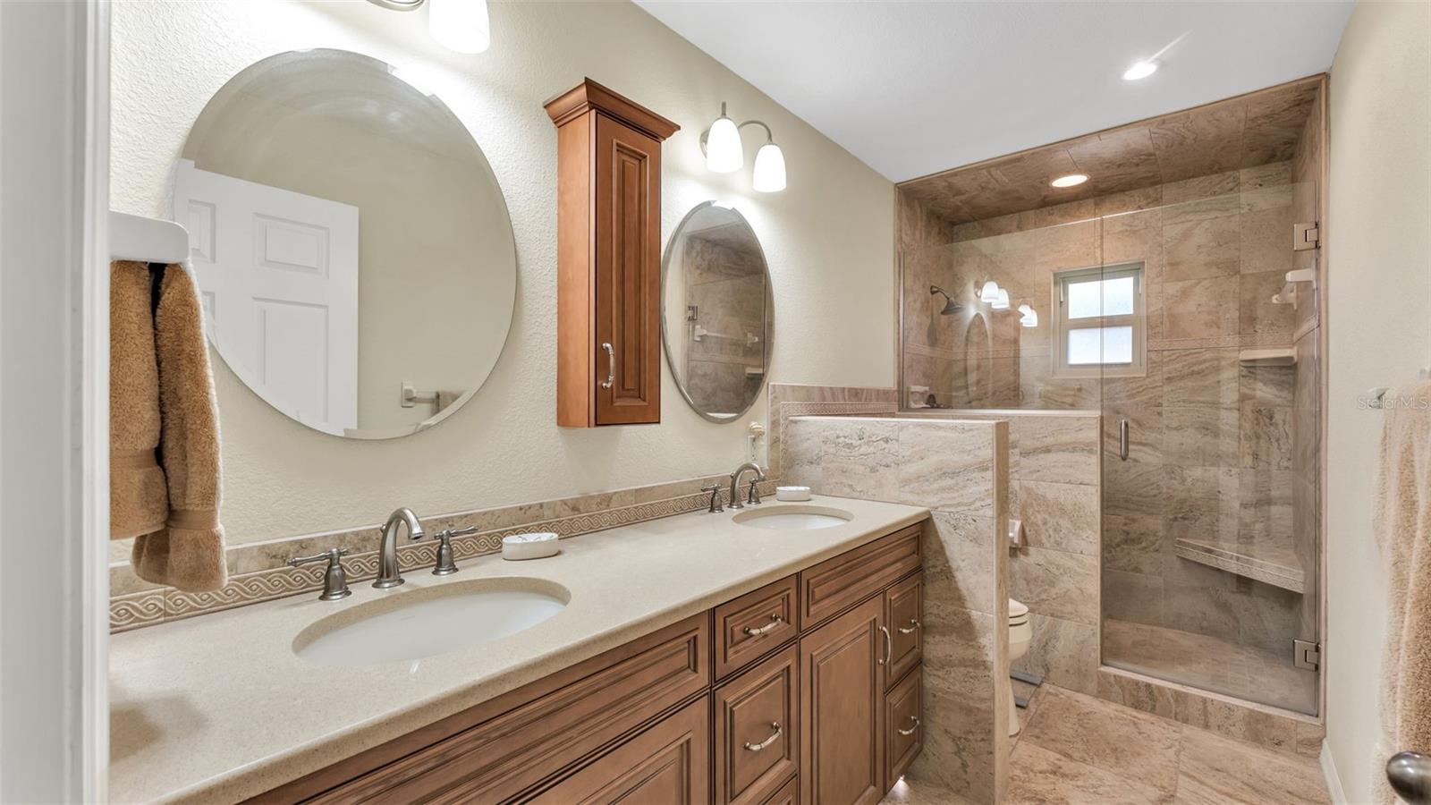 VILLAS BY LAKE - Residential