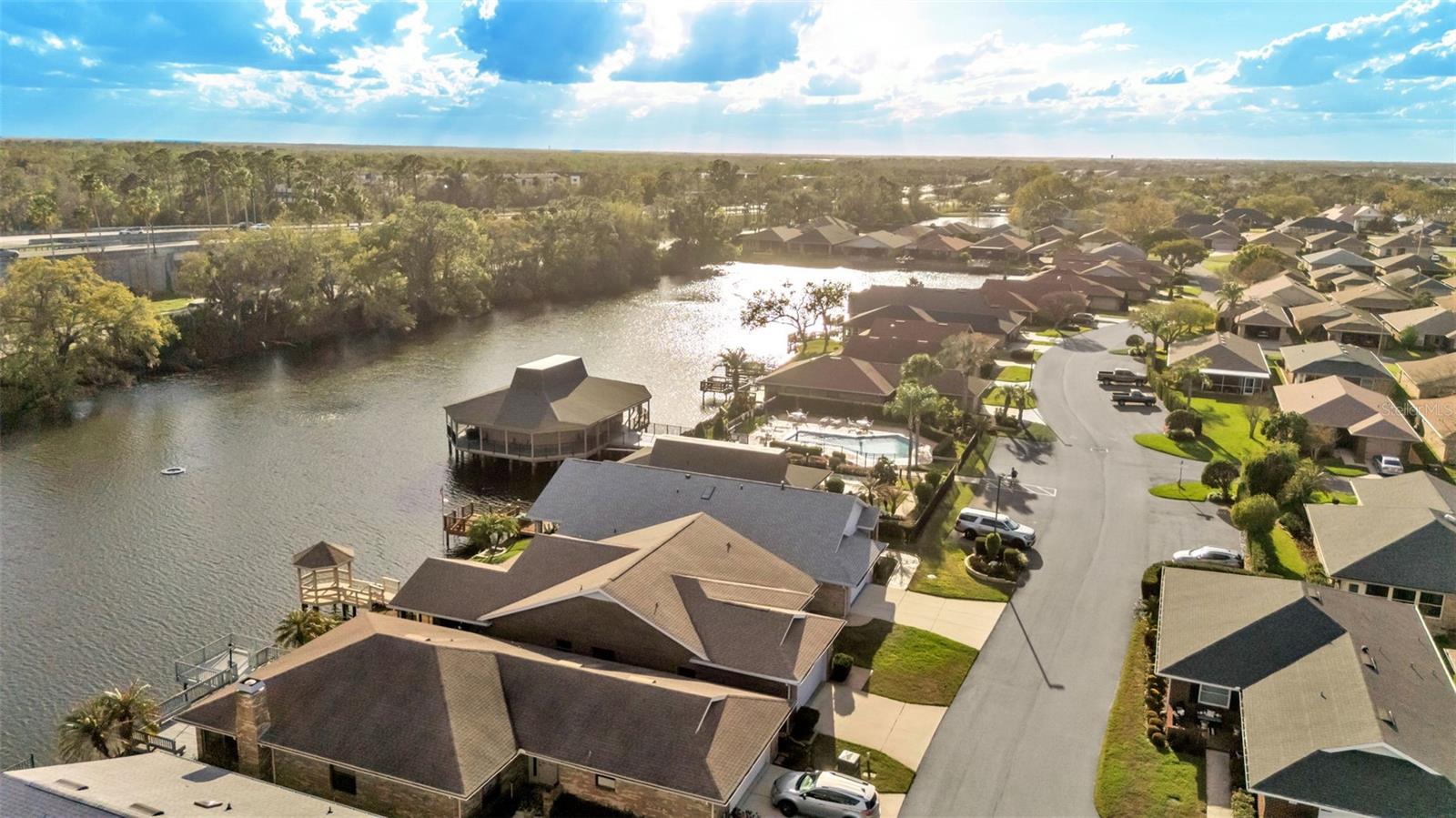 VILLAS BY LAKE - Residential