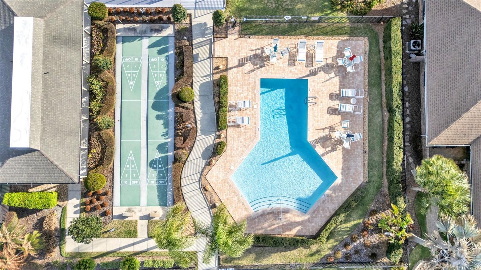 VILLAS BY LAKE - Residential