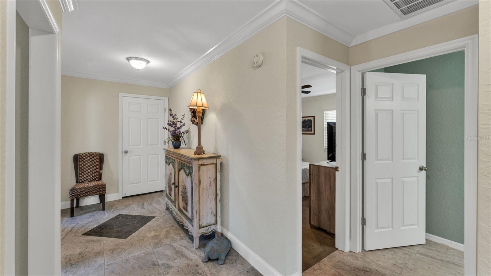 VILLAS BY LAKE - Residential