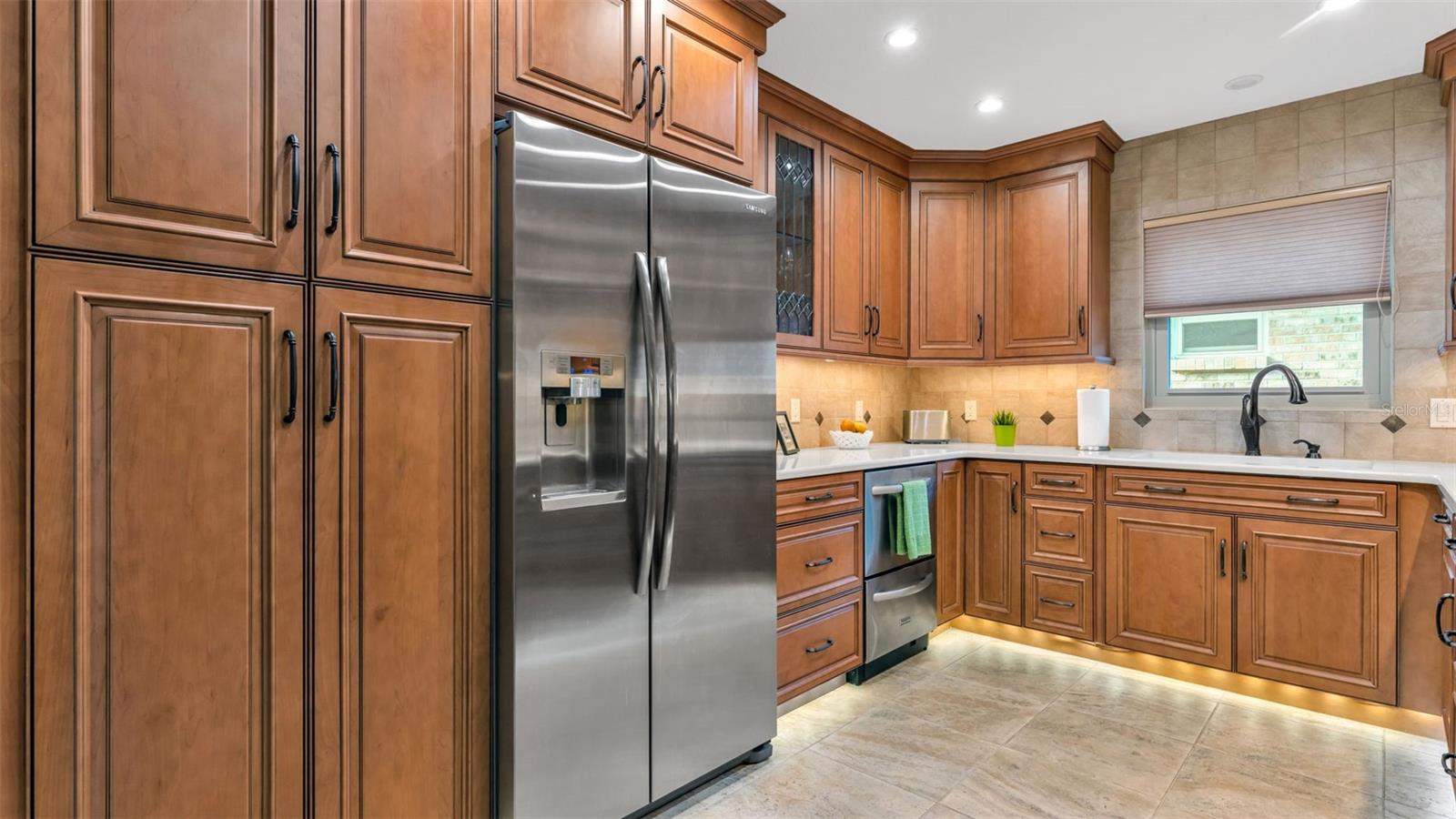 VILLAS BY LAKE - Residential