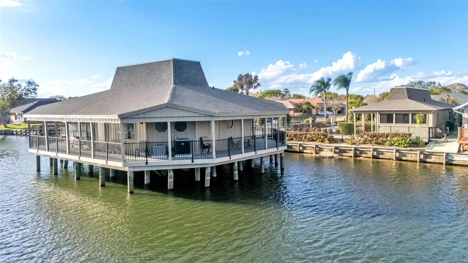 VILLAS BY LAKE - Residential