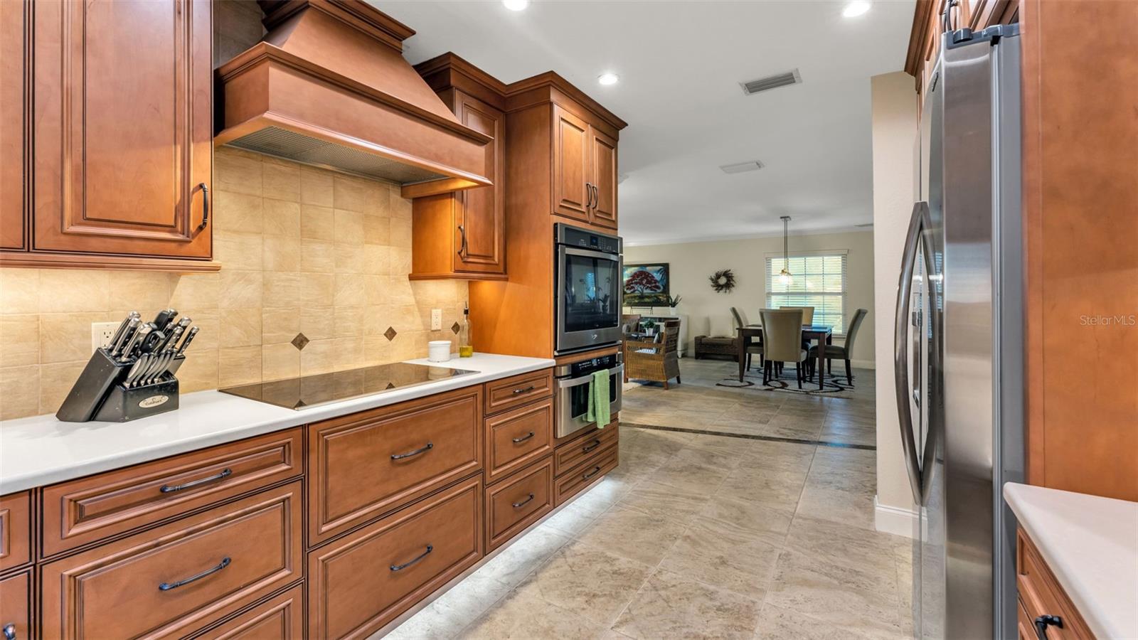 VILLAS BY LAKE - Residential