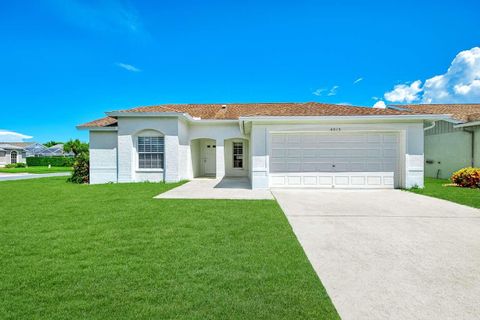 Photo of 4013 51st Place W, Bradenton, FL 34210 (MLS # TB8425692)