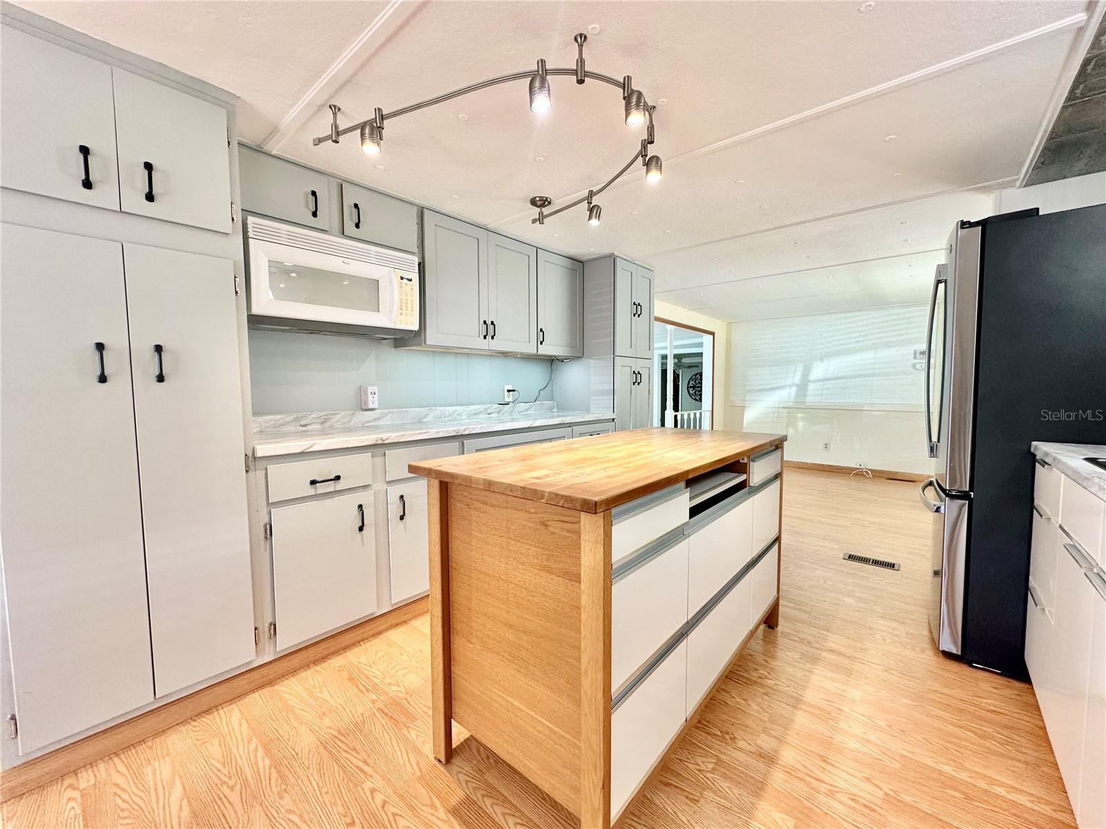 BONFIRE MOBILE HOME VILLAGE SUB - Residential
