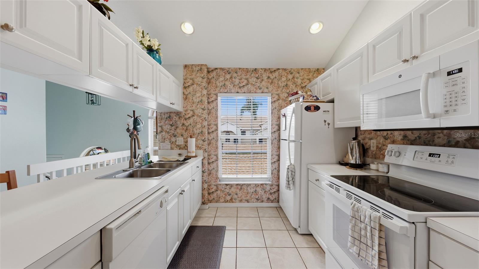 PINESTONE AT PALMER RANCH - Residential