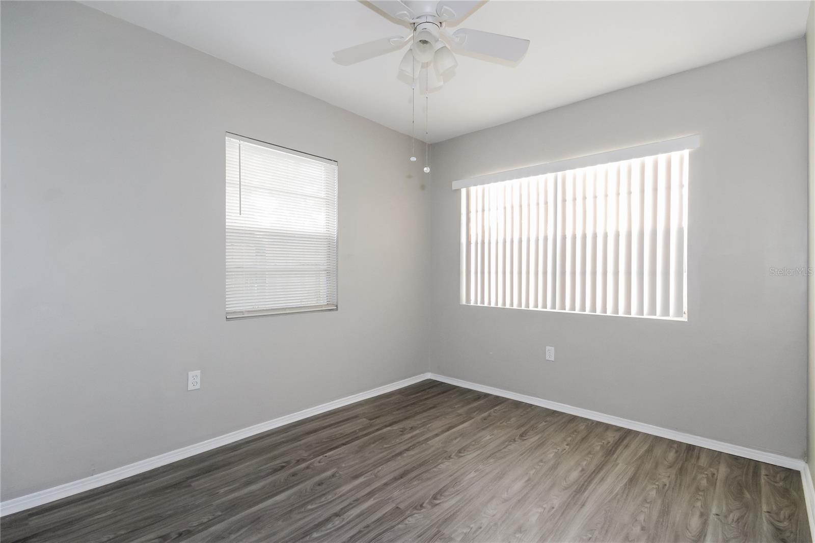 LAKE VIEW PARK SUB - Residential Lease