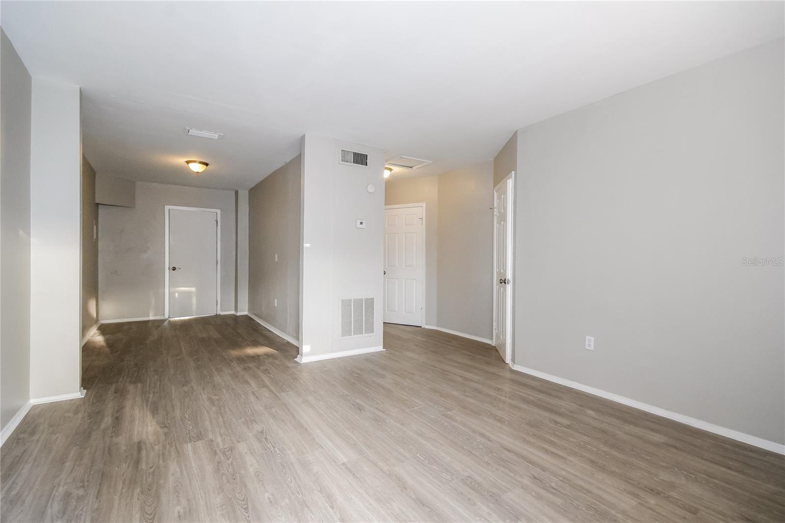 LAKE VIEW PARK SUB - Residential Lease