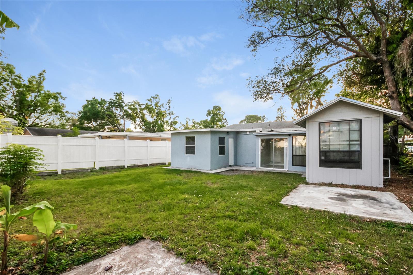 LAKE VIEW PARK SUB - Residential Lease