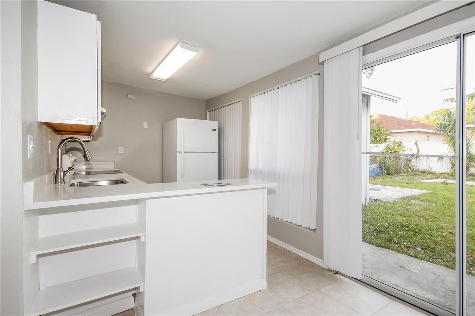 LAKE VIEW PARK SUB - Residential Lease