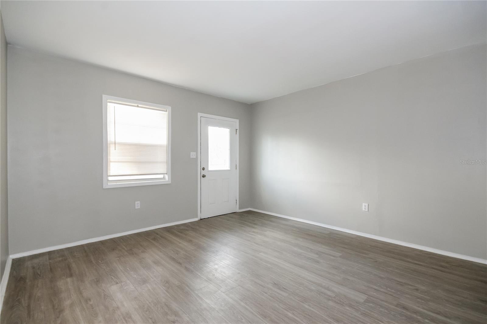 LAKE VIEW PARK SUB - Residential Lease