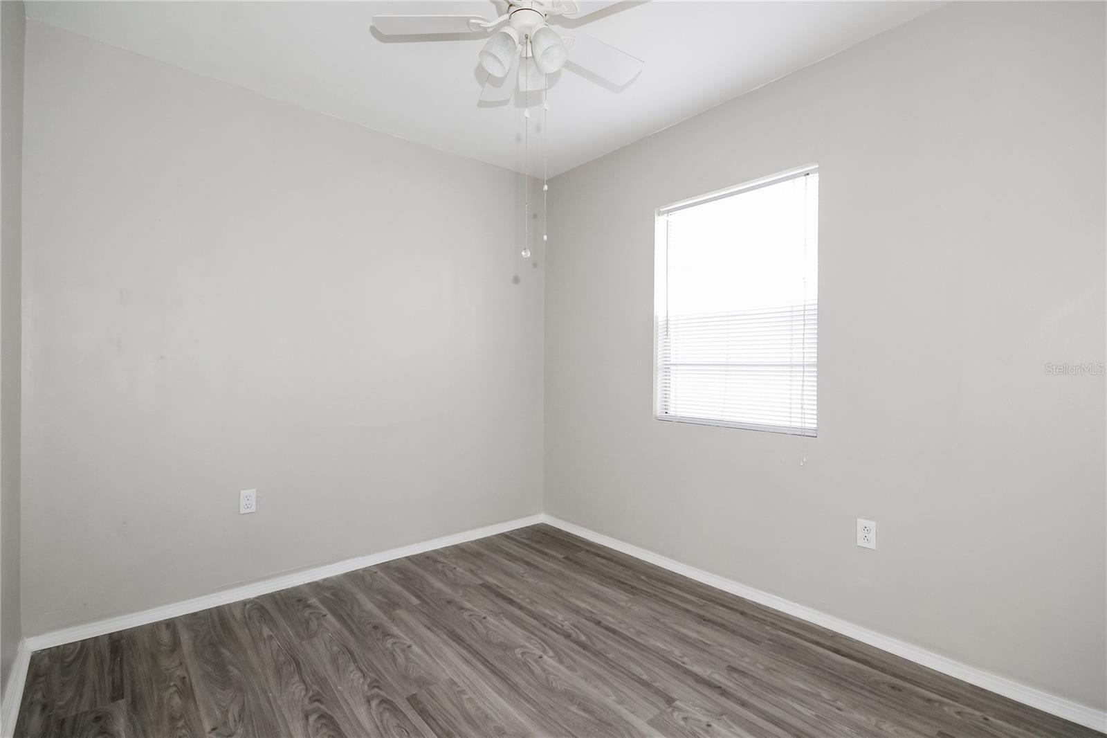 LAKE VIEW PARK SUB - Residential Lease