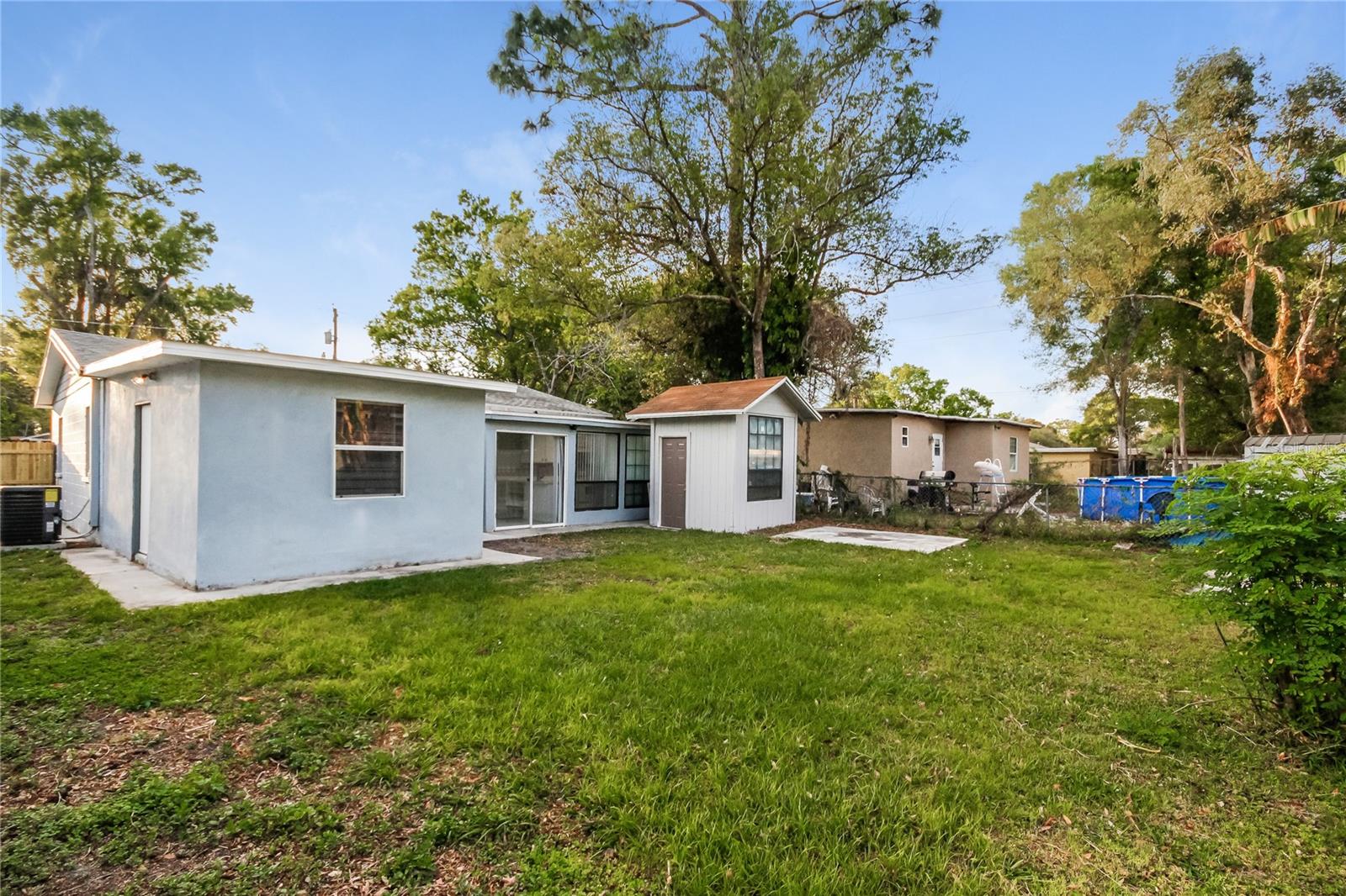 LAKE VIEW PARK SUB - Residential Lease