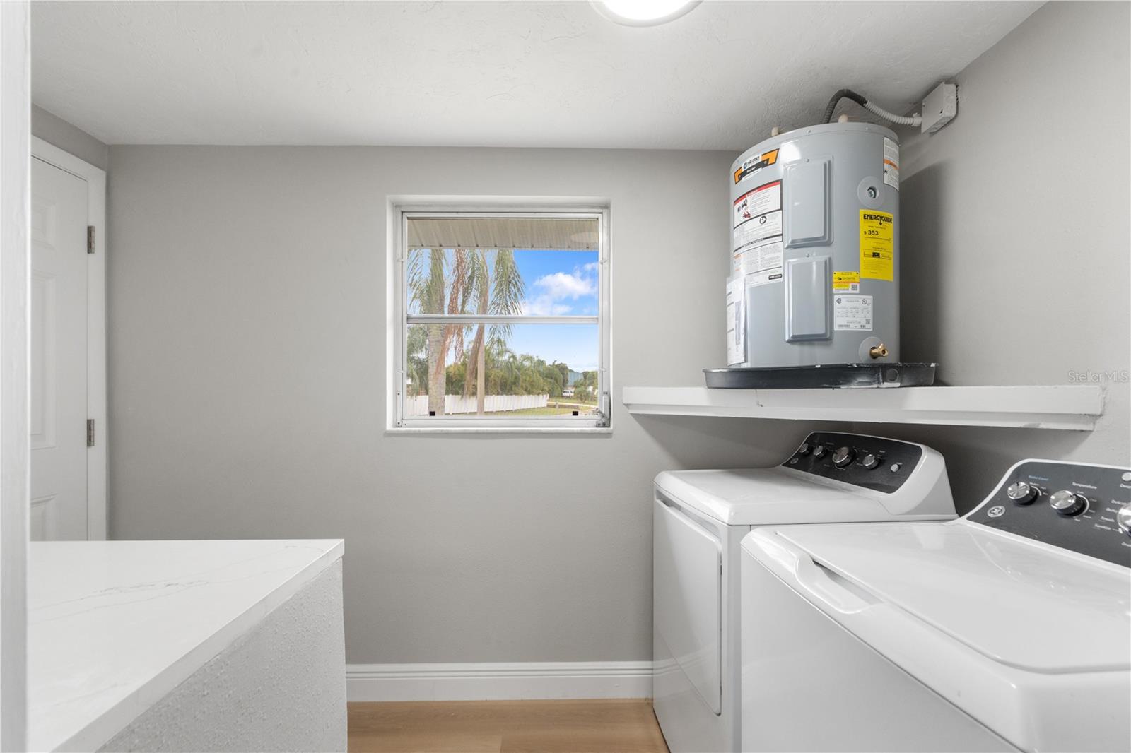 FLOR A MAR - Residential