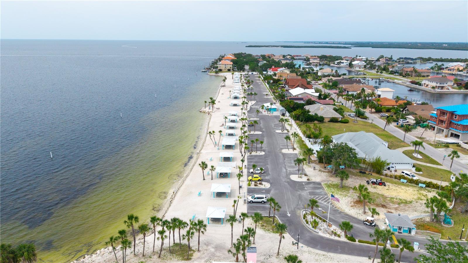 FLOR A MAR - Residential