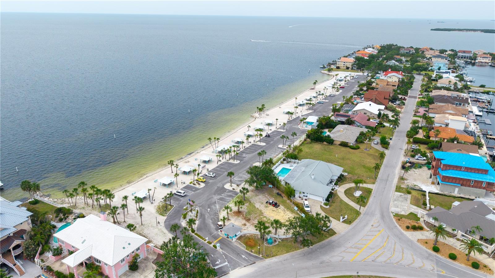 FLOR A MAR - Residential