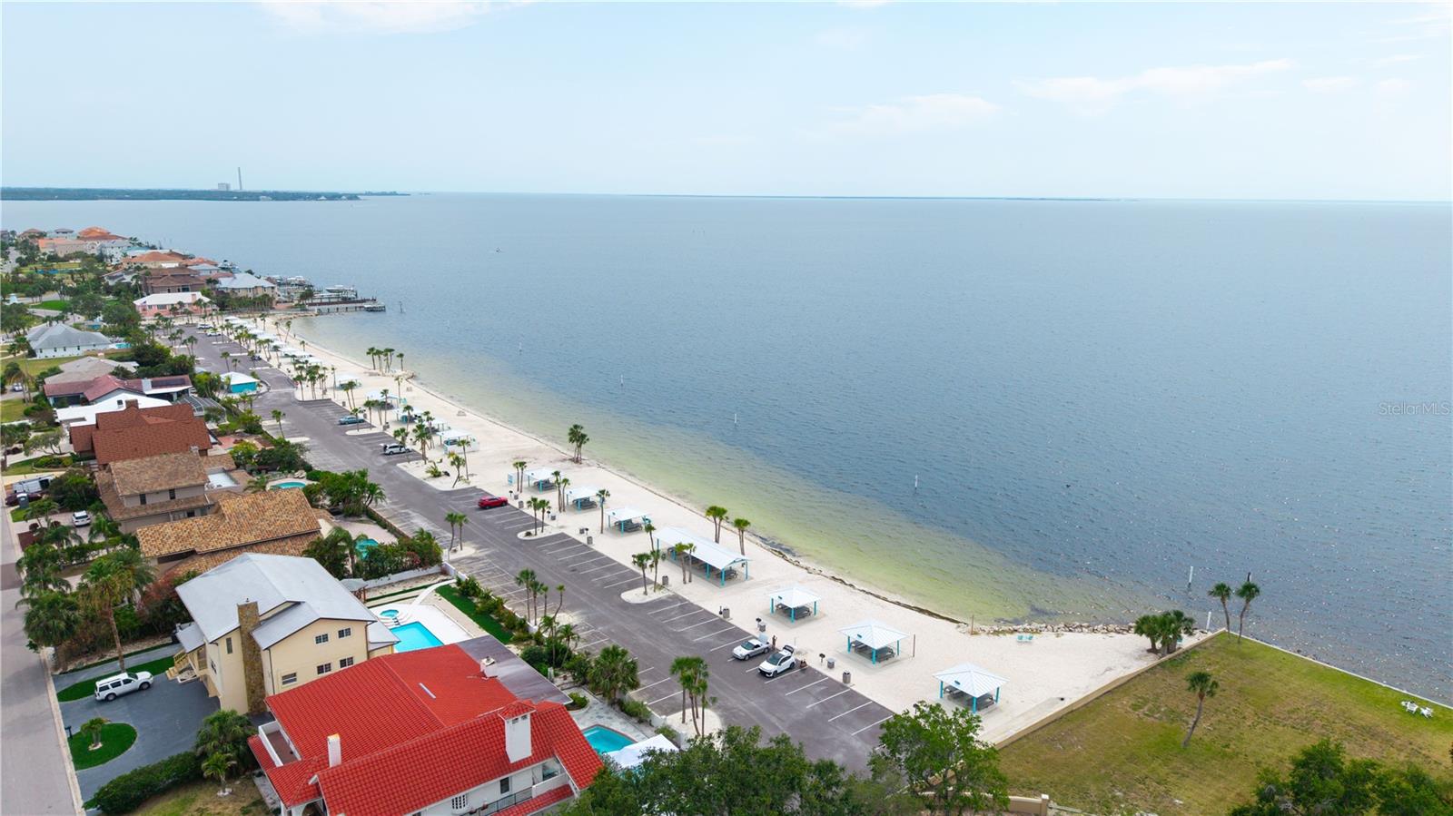 FLOR A MAR - Residential