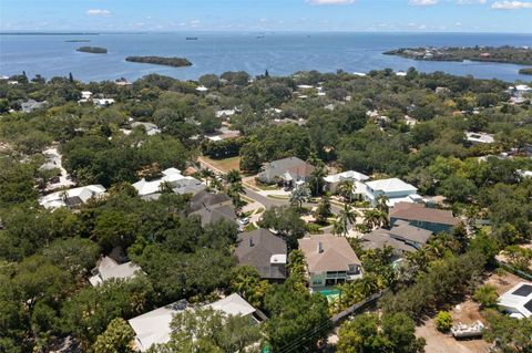 A home in PALM HARBOR