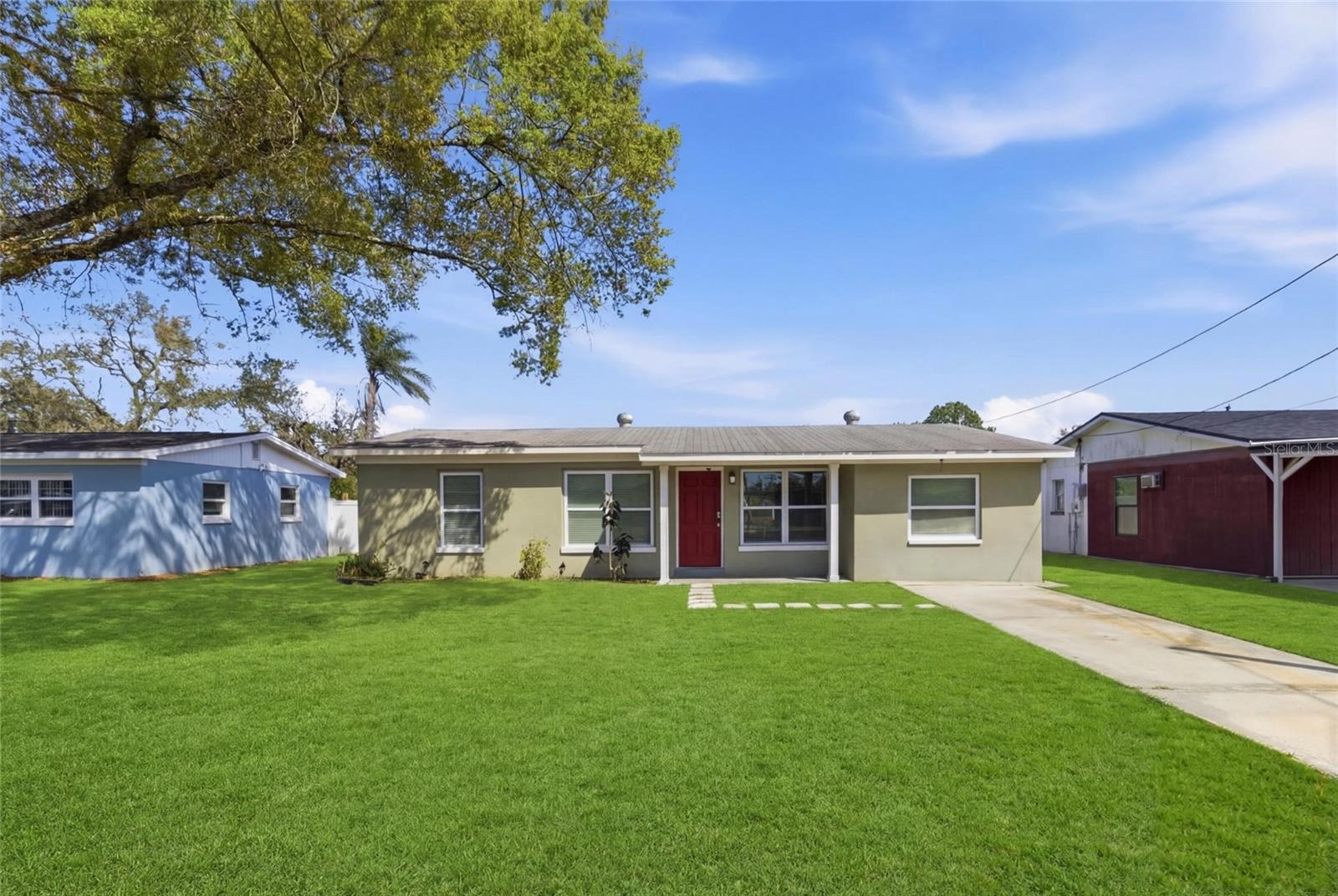 8609 CHINABERRY DRIVE