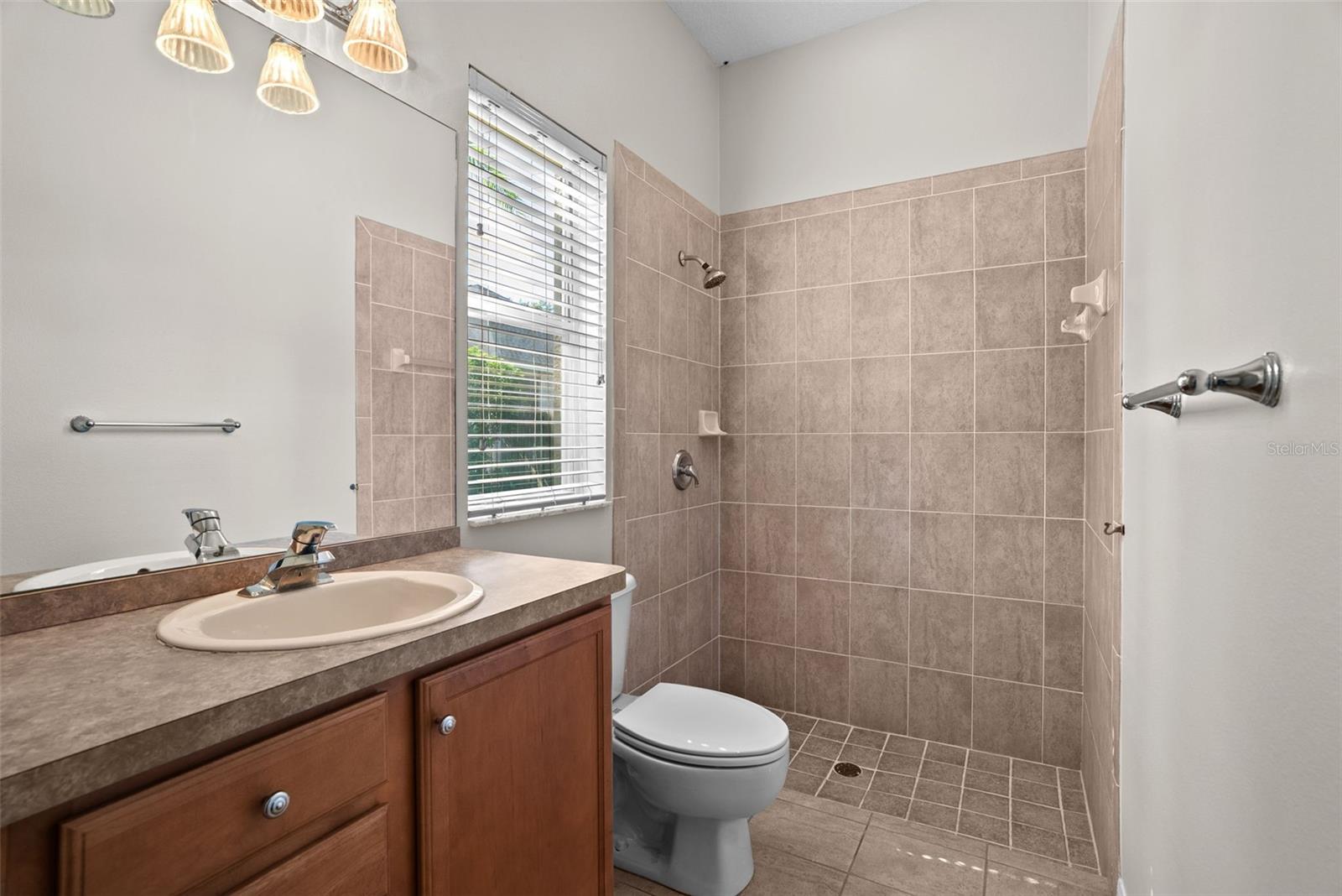 VILLAROSA N - Residential Lease