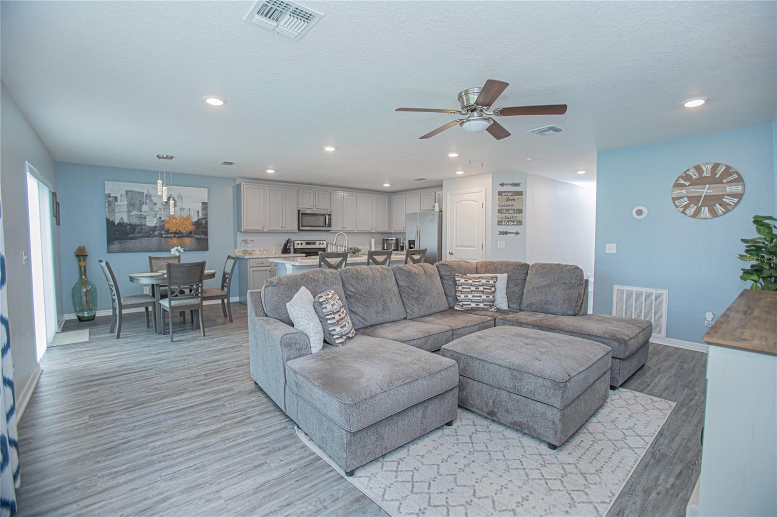 LAKESIDE PARK ESTATES - Residential